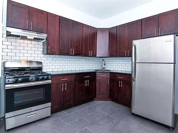 2nd image of 159 Monticello Ave #2