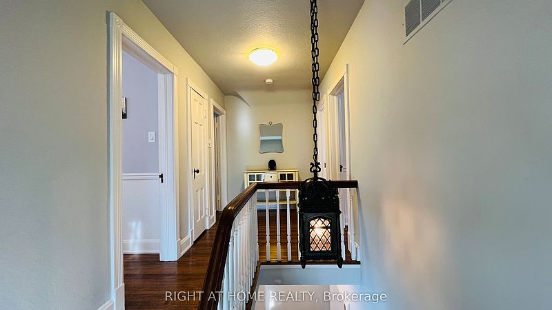 Toronto House for rent - 4 Bedrooms — photo 18