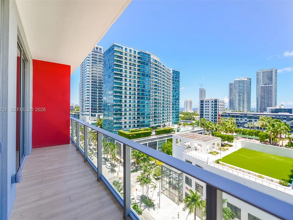 90 NE 32nd St #1108