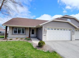 3212 Sanctuary Dr, South Milwaukee, WI 53172