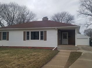712 N Cumberland Dr, Waukesha, WI 53188
