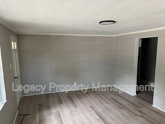 5th image of 1012 Wilkins St