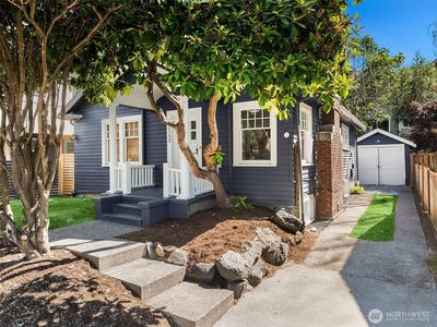 2132 Dexter Avenue N, Seattle, WA, 98109