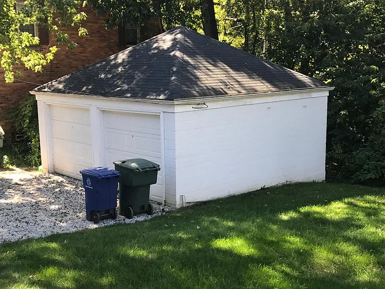 3173 Dorris Ave — Photo 2
