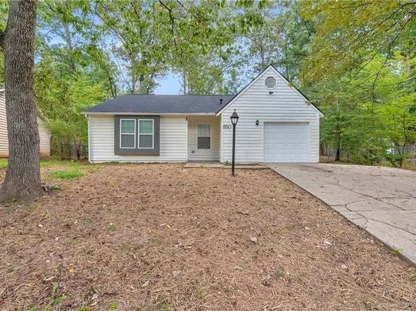 850 Greenhedge Dr, Stone Mountain, GA 30088