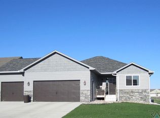 5201 S Breezeway Ave, Sioux Falls, SD 57108