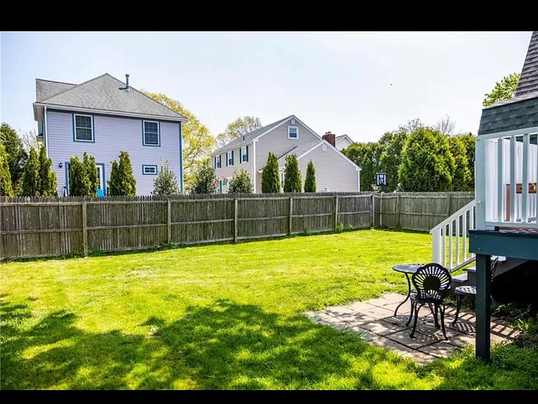 50 Houston Ave — Photo 6