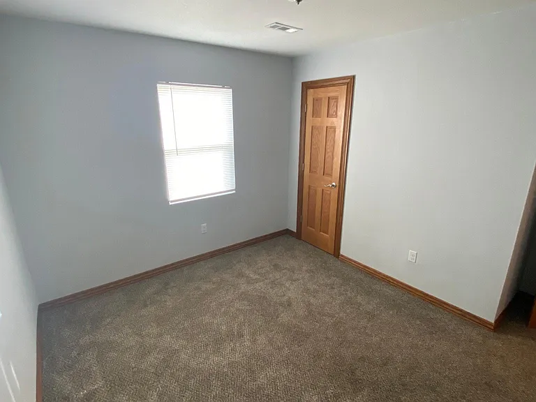3217 E Locust St — Photo 10