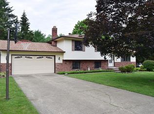 7460 Trian Ct, Mentor, OH 44060