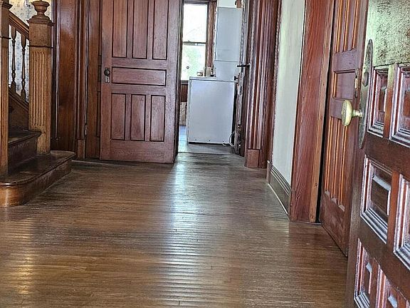 4th image of 4 Watson Place
