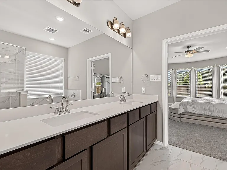 410 Mercury Sky Rd — Photo 39