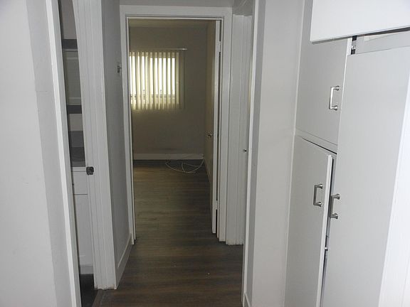 3rd image of 213 S Alexandria Ave APT 5