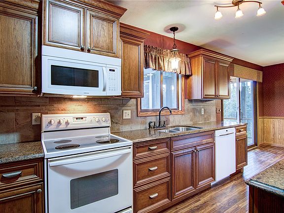 2nd image of 920 Ballentine Road