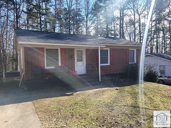 5th image of 909 2nd St