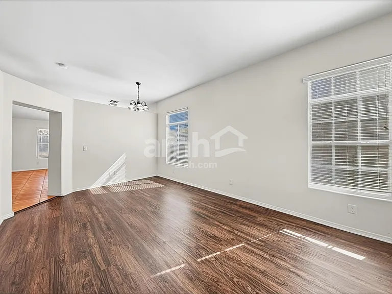 222 Mariposa Way — Photo 6