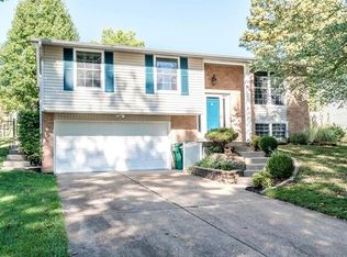 69 Smoke Tree Dr, Fenton, MO