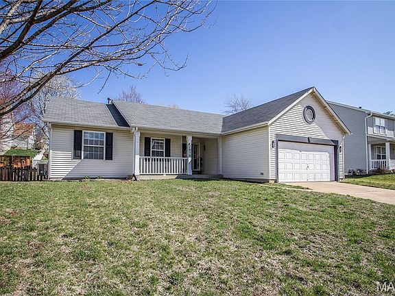 2nd image of 1870 Charleston Estates Dr