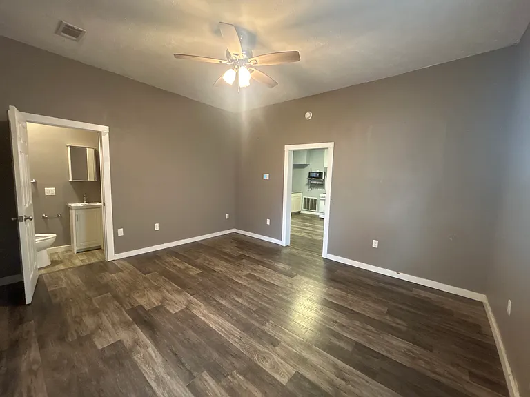 1427 Pearl St — Photo 6