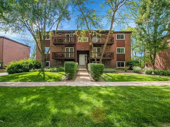 682 Daisy Ln APT 214, Roselle, IL 60172