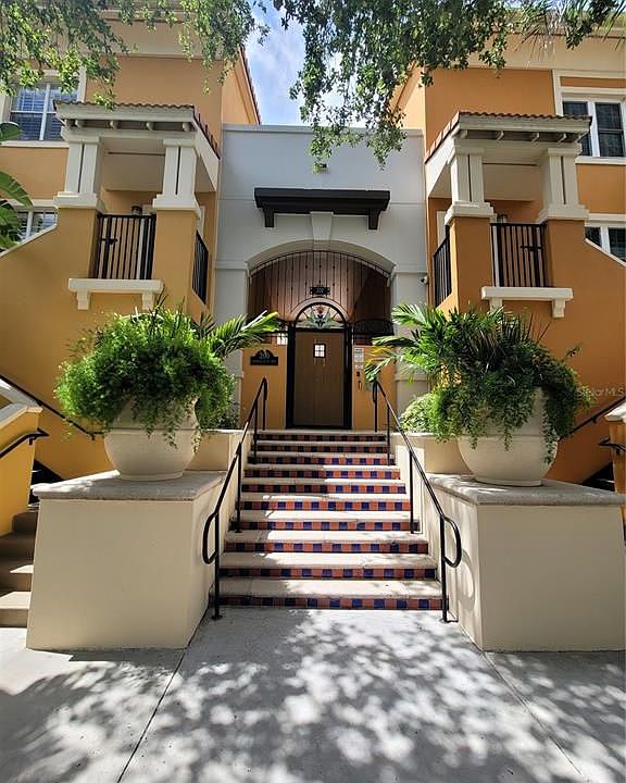 1st image of 100 4th Ave S APT 110