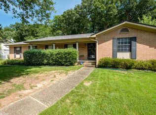 5 Arrow Brook Ct, Little Rock, AR 72227