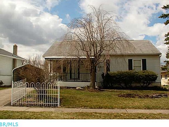 2nd image of 493 Westport Dr