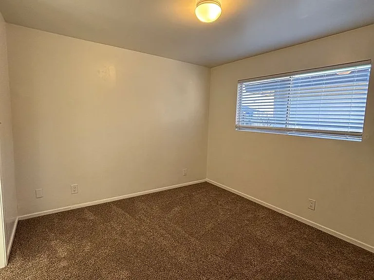320 & 324 E Pine Ave — Photo 13