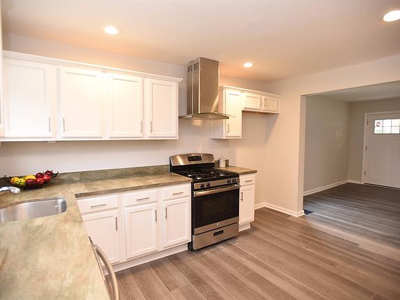 4th image of 8540 Wicklow Ave