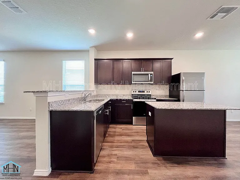4105 Paddock Trl — Photo 7