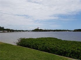 755 Saturn St, Jupiter, FL