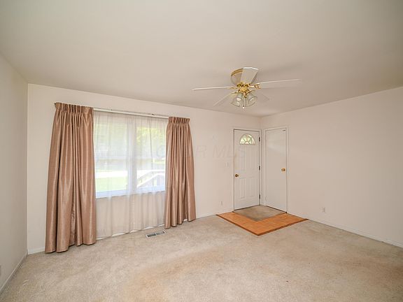 3rd image of 2458 Mercer Dr