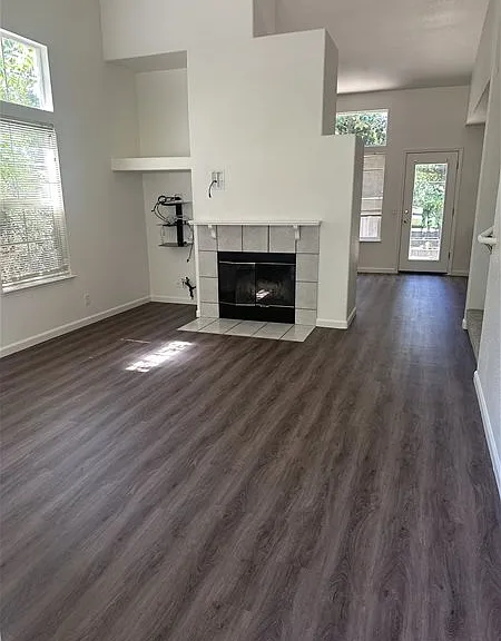 2224 Halsey Cir — Photo 2