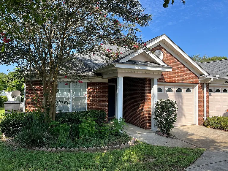 1060 Kingdom Dr — Photo 17