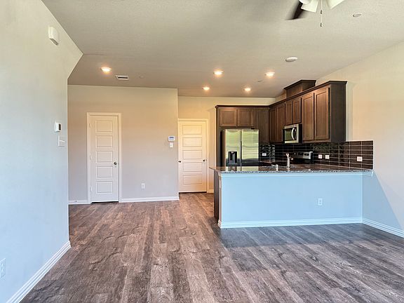 3rd image of 3453 Solana Cir