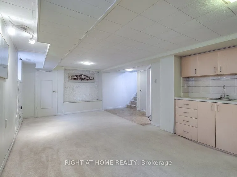 64 Royal York Rd — Photo 19