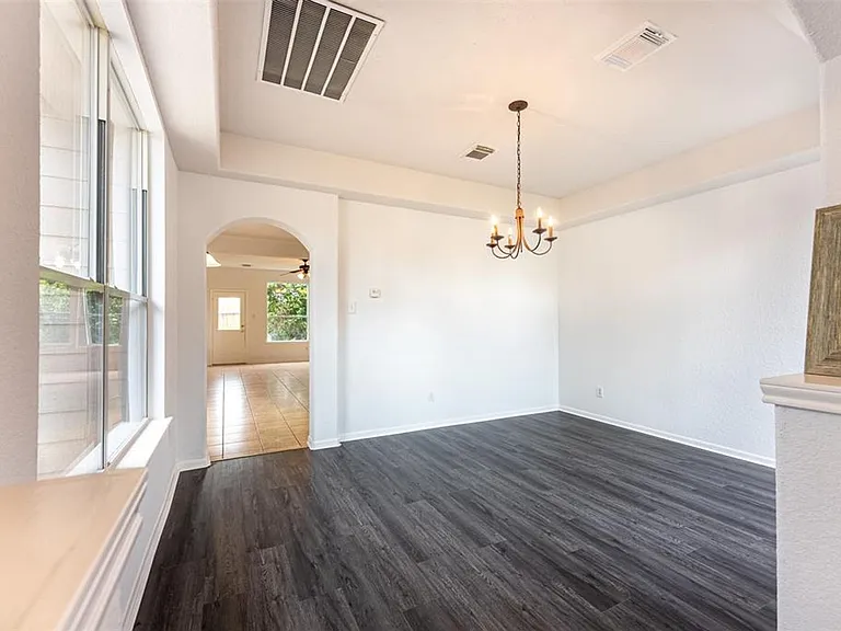 21706 Spring Vine Ln — Photo 11
