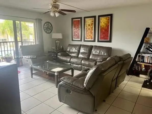 8415 SW 107th Ave APT 270W, Miami, FL 33173