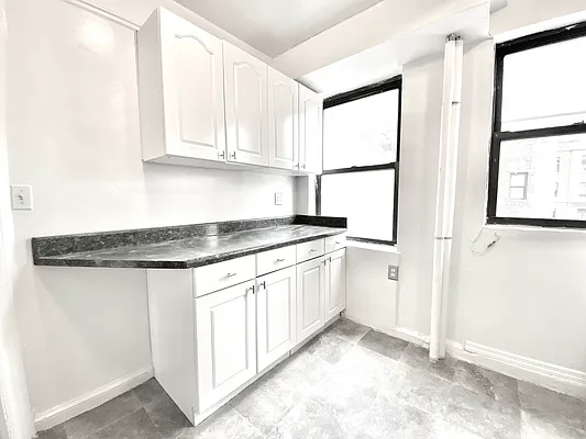 Rented by Bond New York | media 8