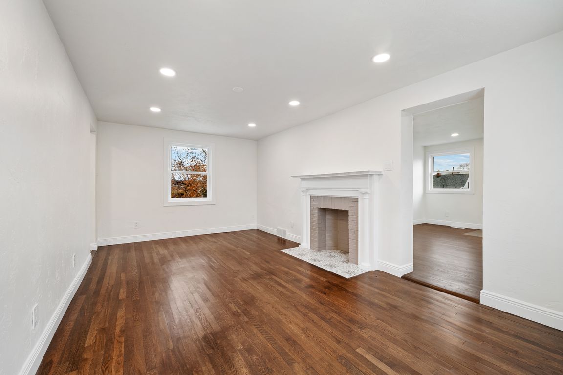 next background image