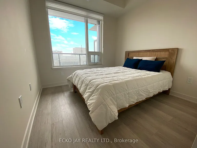 212 King William St #903 — Photo 14