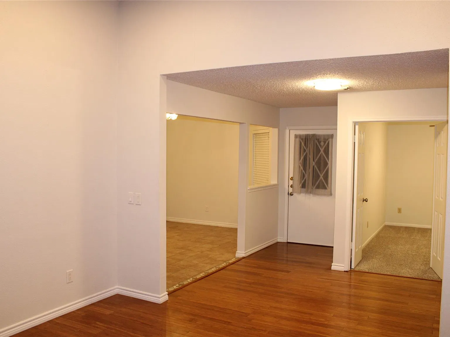 4 bed, 2.0 bath, 1984 sqft, $1,900 — Photo 4