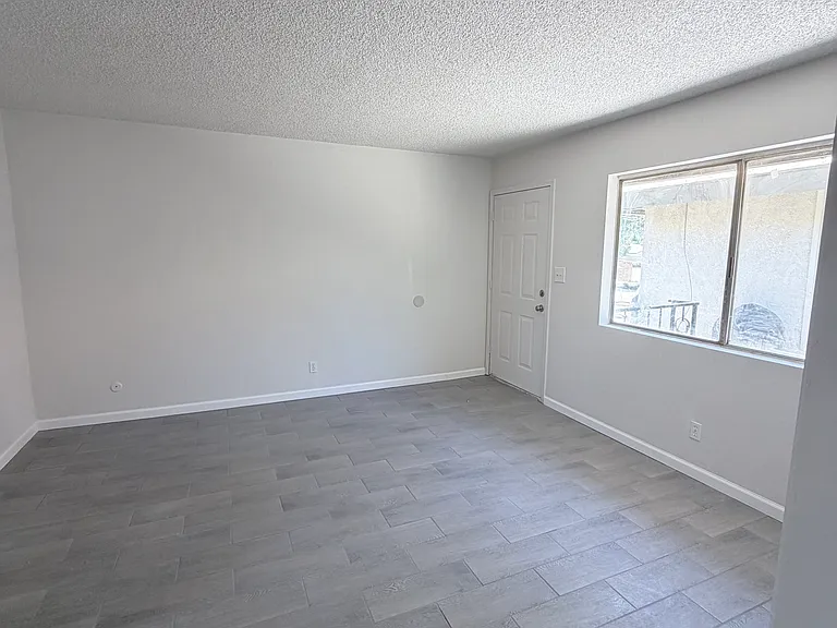 3412 N Chester Ave #C — Photo 8