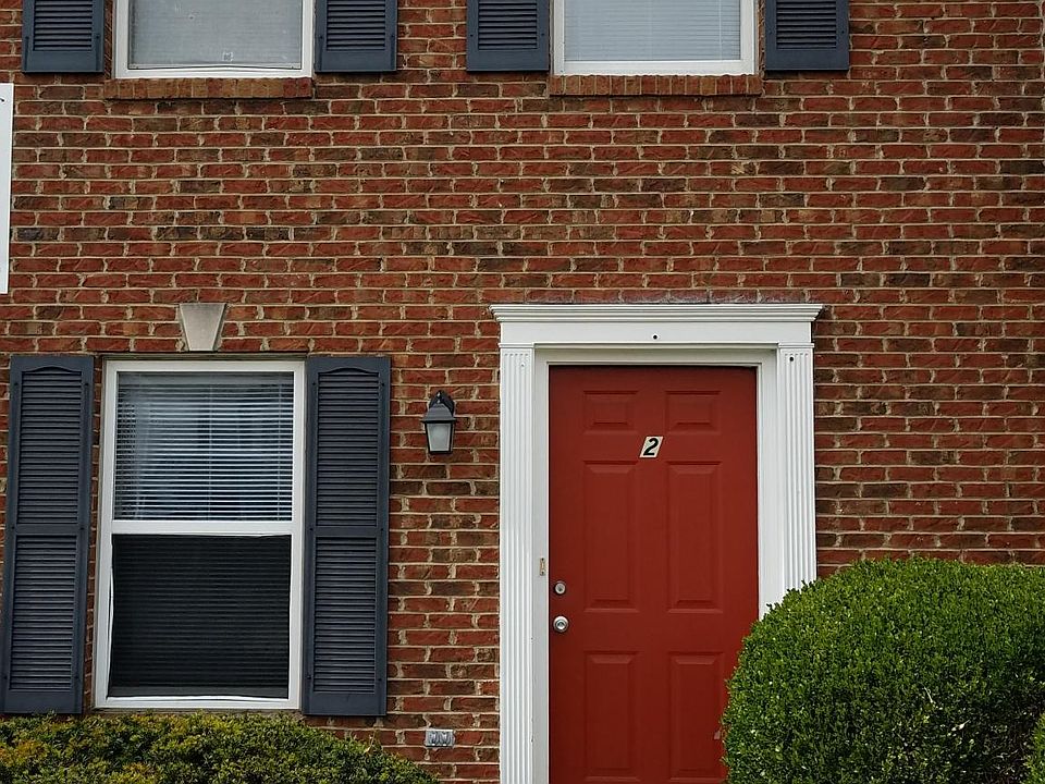 1st image of 109 Woods Trl APT 2