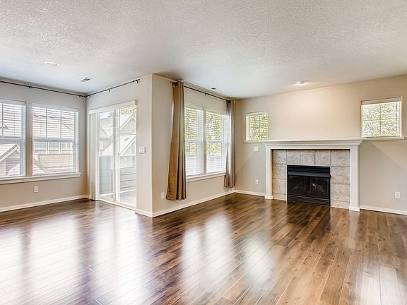5th image of 977 NE 73rd Ave
