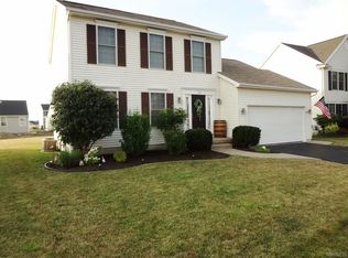 121 Foxcroft Dr, Hamburg, NY 14075