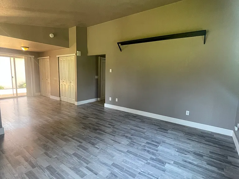 649 Bavarian Ln SE — Photo 4
