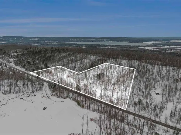 6011 E Mitchell Rd, Petoskey, MI 49770