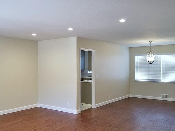 3rd image of 1261 Hoover St APT 2