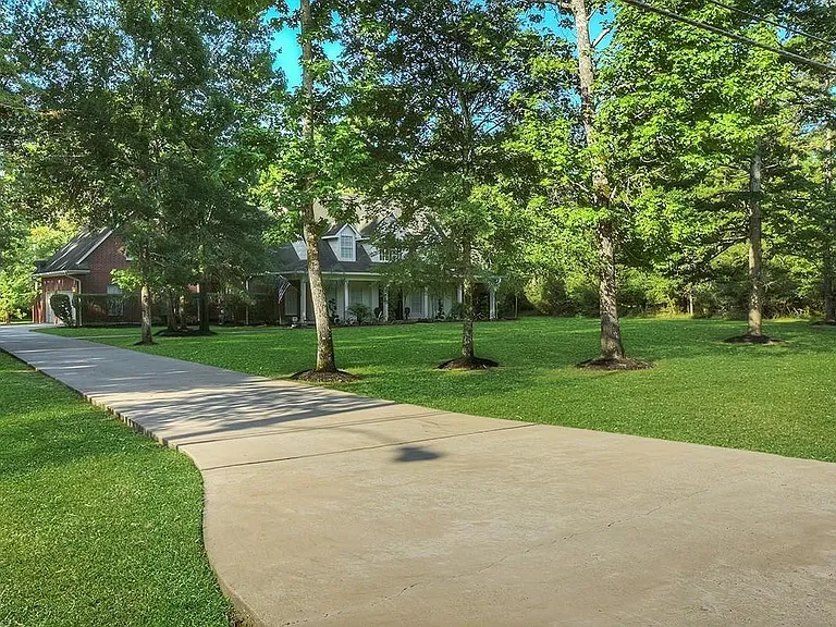 10819 Lake Windcrest — Photo 3