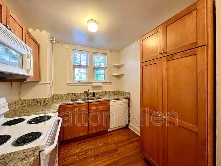 83 Edgemont Rd #1 — Photo 9